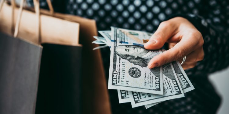 US personal spending rises 0.2% in May