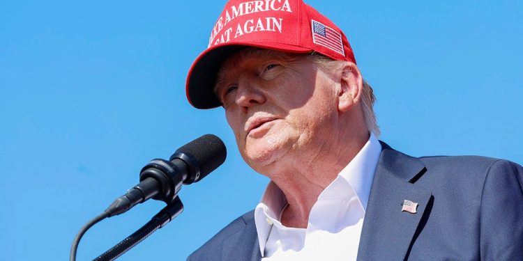 First on Fox: Leading pro-Trump super PAC hauls in over $100 million past three months