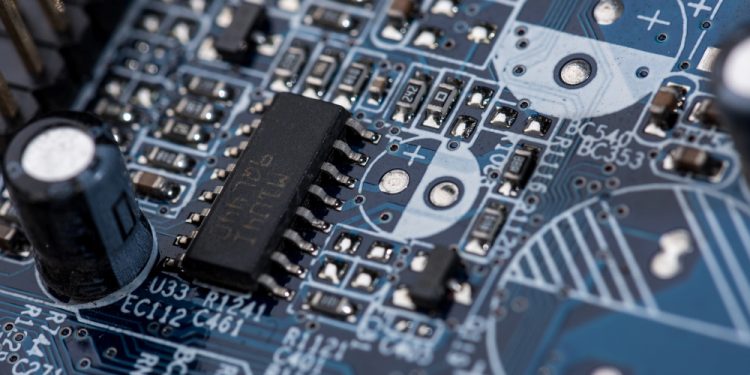 Super Micro Computer stock plummets 20% as CEO attributes underperformance to Nvidia delays