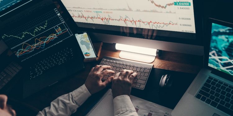 US stock ownership disparity: 62% of Americans invested, unequal distribution raises questions