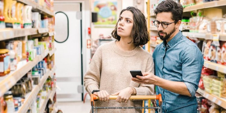 US consumer sentiment plunges to lowest level in over a decade as trade tensions escalate